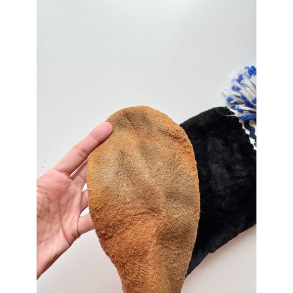 Vintage Kids' Inuit Beaded Suede Black Fur Shaft Tasseled Pom Pom Mukluk Boots - Picture 5 of 16